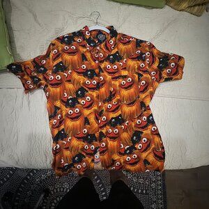 NHL Philadelphia Flyers Gritty Print Short Sleeve Button-down Shirt